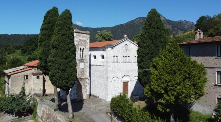 Saint Peter’s Church: A Romanesque Parish Church in Retignano, Italy
