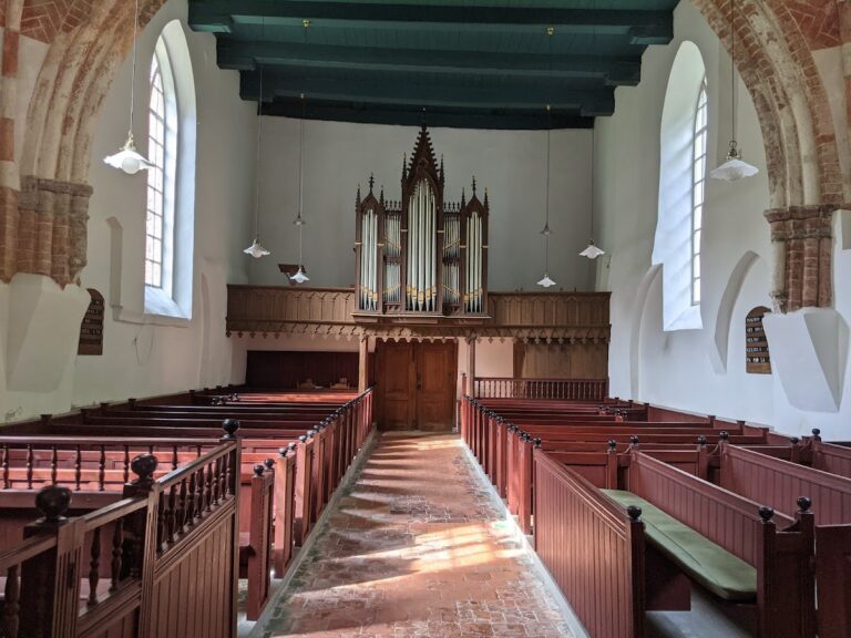 Andreaskerk, Westeremden: A Romanesque-Gothic Church in the Netherlands