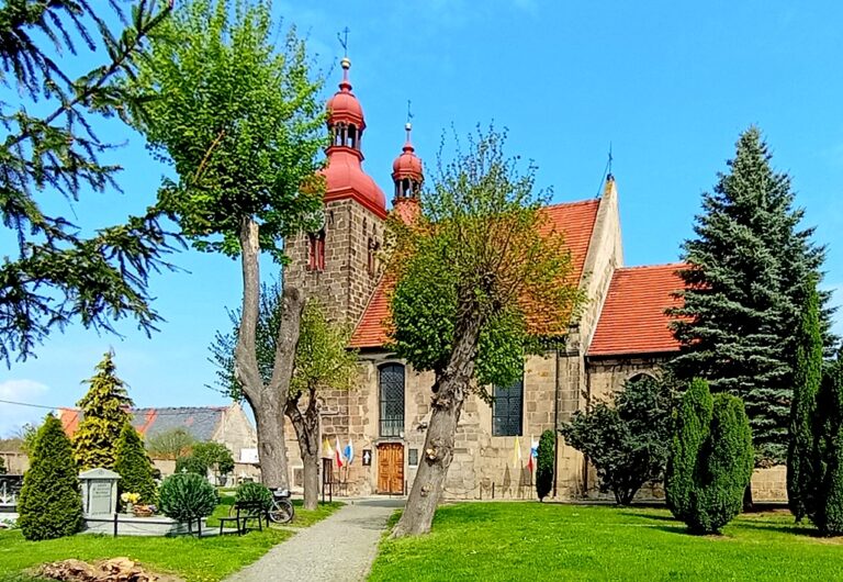 Church of the Assumption in Wierzbna: A Romanesque and Baroque Parish Church