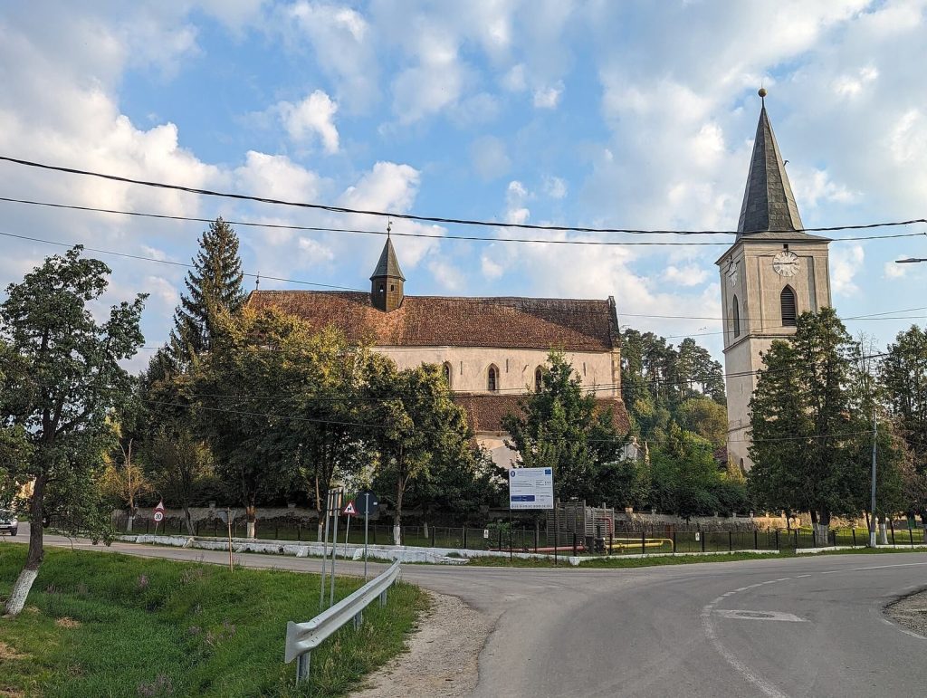 Lutheran Church in Richiș, Sibiu: A Fortified Gothic Church in Romania 2 Lutheran church in Richiș, Sibiu