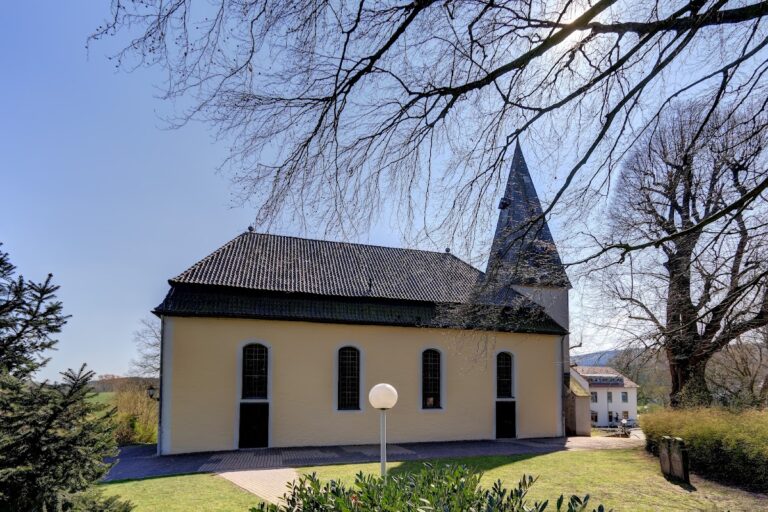 Kirche Stapelage: A Reformed Parish Church in Germany