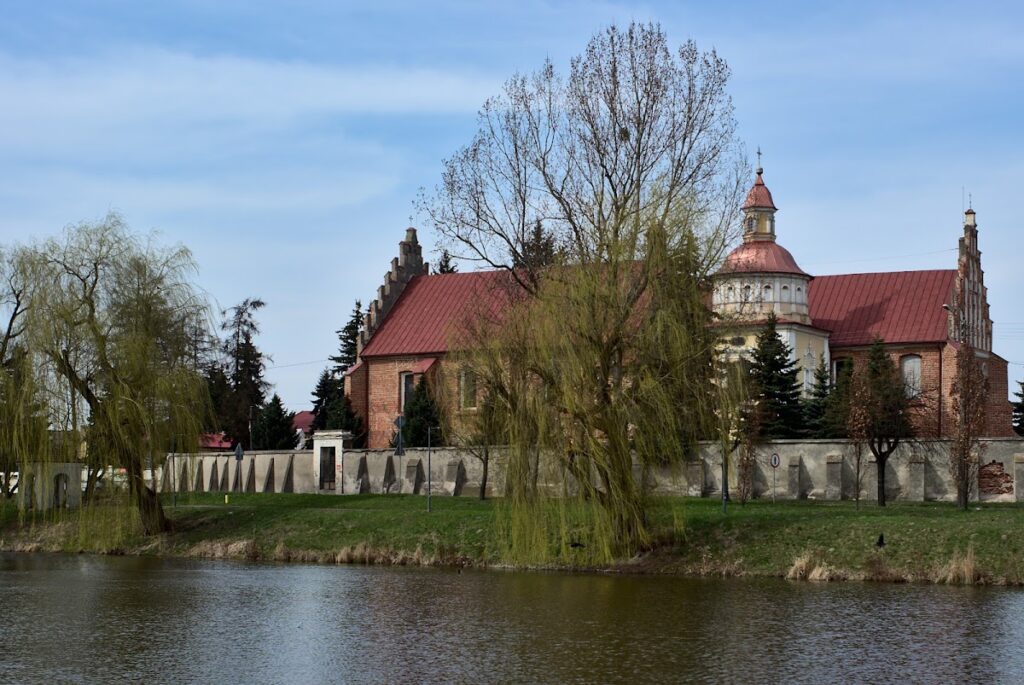 Exaltation of the Holy Cross Church in Brzeziny: A Historic Roman Catholic Church 3 Exaltation of the Holy Cross church in Brzeziny