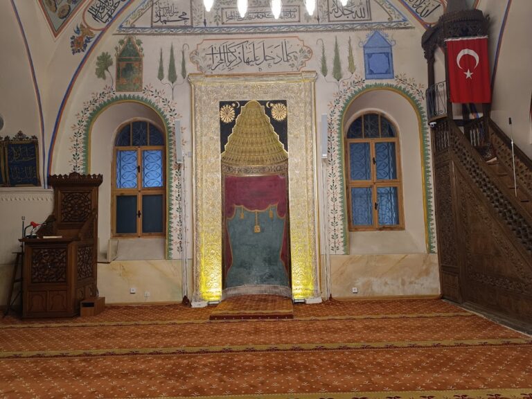 Uşak Grand Mosque: A Germiyanid and Ottoman-Era Mosque in Türkiye