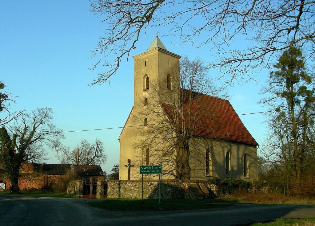 Holy Name of Mary Church in Szydłowiec Śląski: A Historic Filial Church 2 Holy Name of Mary church in Szydłowiec Śląski