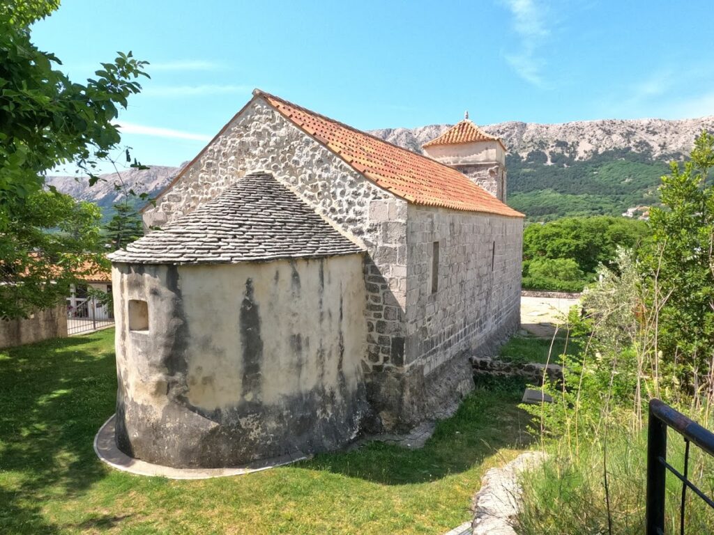 Church of St. Lucy: A Romanesque Catholic Church in Croatia 3 Church of St. Lucy