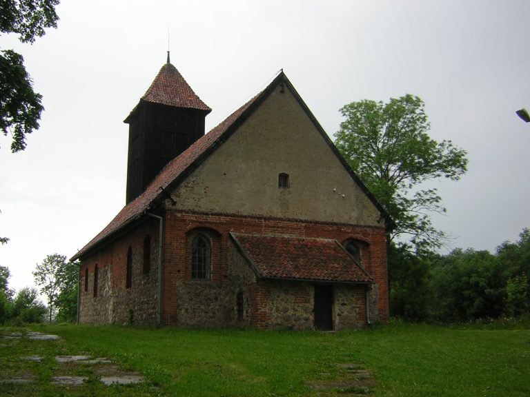 Holy Trinity church in Leszcz: A Medieval Brick Gothic Church in Poland