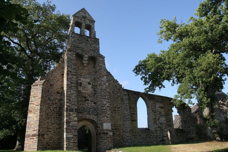Chapel of the Madeleine of Malestroit: A Ruined Medieval Chapel in France