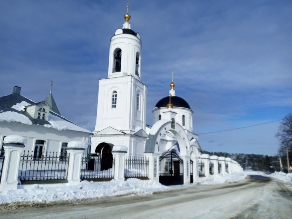 Holy Trinity Stefan Makhrishchsky Monastery: A Russian Orthodox Monastic Complex 3 Holy Trinity Stefan Makhrishchsky monastery