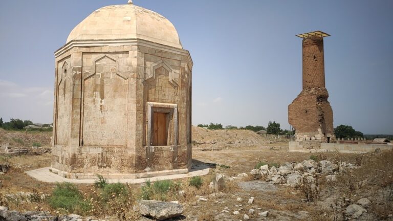 Sheykh Babi Yagub Mausoleum: A 13th-century Sufi mausoleum in Azerbaijan