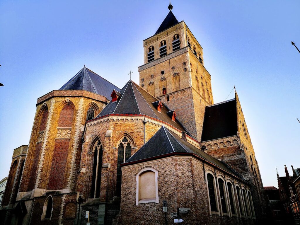 St. James Church: A Gothic Parish Church in Bruges 2 St. James Church
