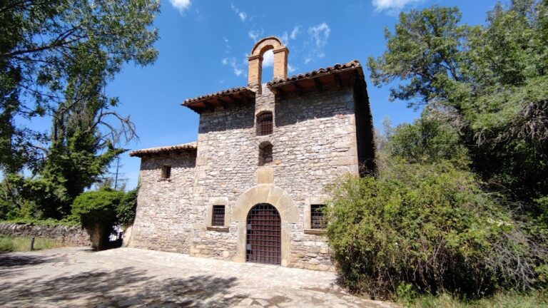 Ermita de San Cristóbal de Jaca: 18th-century hermitage on the Camino de Santiago