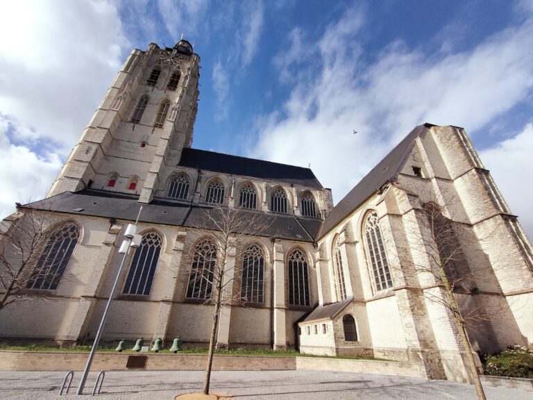 Sint-Walburgakerk: Oudenaarde’s Collegiate Church