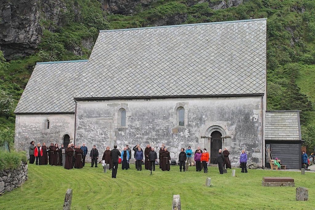 Kinn Church: A Medieval Romanesque Church in Norway 1 Kinn Church