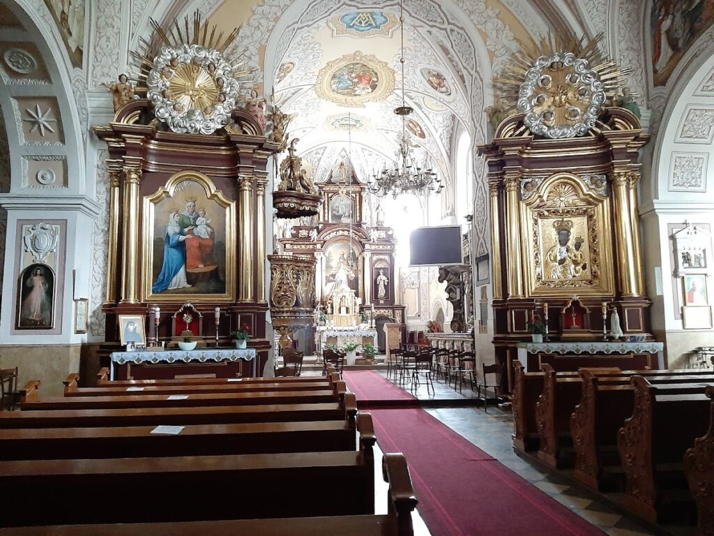 Saint Stanislaus Church in Wielgomłyny: A Gothic Parish and Marian Sanctuary 2 Saint Stanislaus church in Wielgomłyny