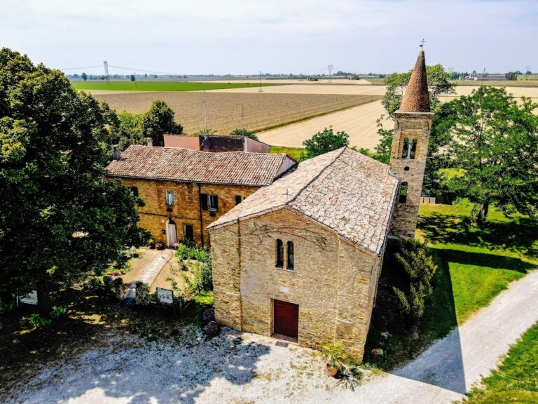 Chiesa di Sant’Apollinare in Longana: A Romanesque Parish Church near Ravenna