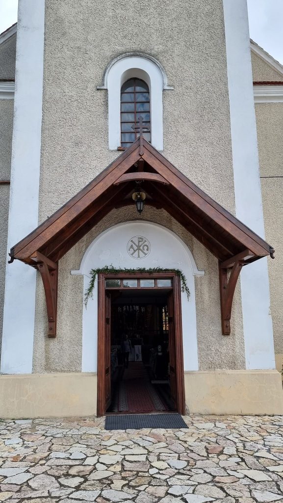 Saint Catherine's Church in Piotrowice: A Gothic Parish Church in Poland 1 Saint Catherine's church in Piotrowice