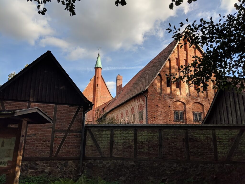 Isenhagen Abbey: A Former Cistercian Nunnery and Lutheran Convent 2 Isenhagen Abbey