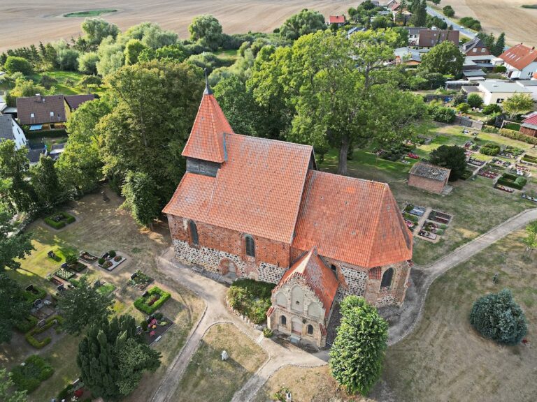 Dorfkirche Hanstorf: A medieval parish church in Germany