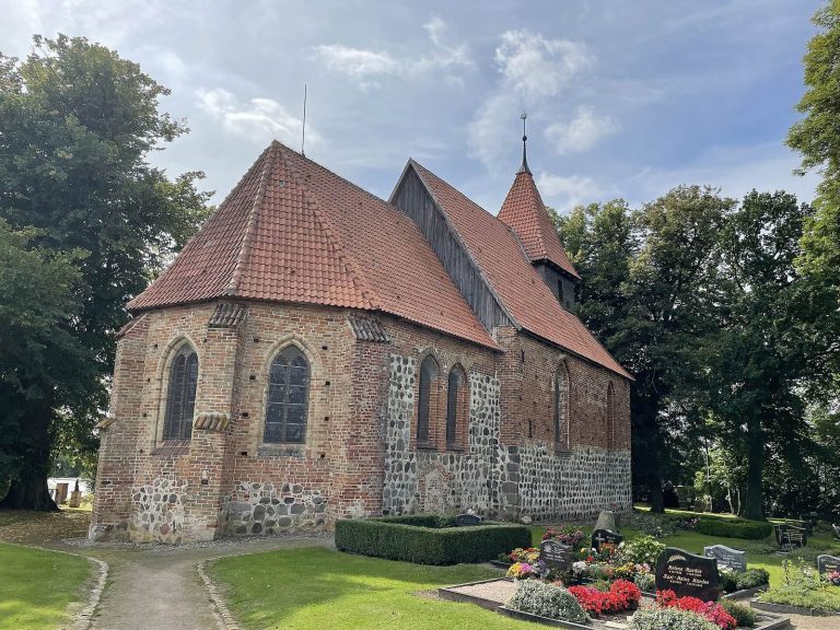 Dorfkirche Hanstorf: A Medieval Gothic Church in Germany