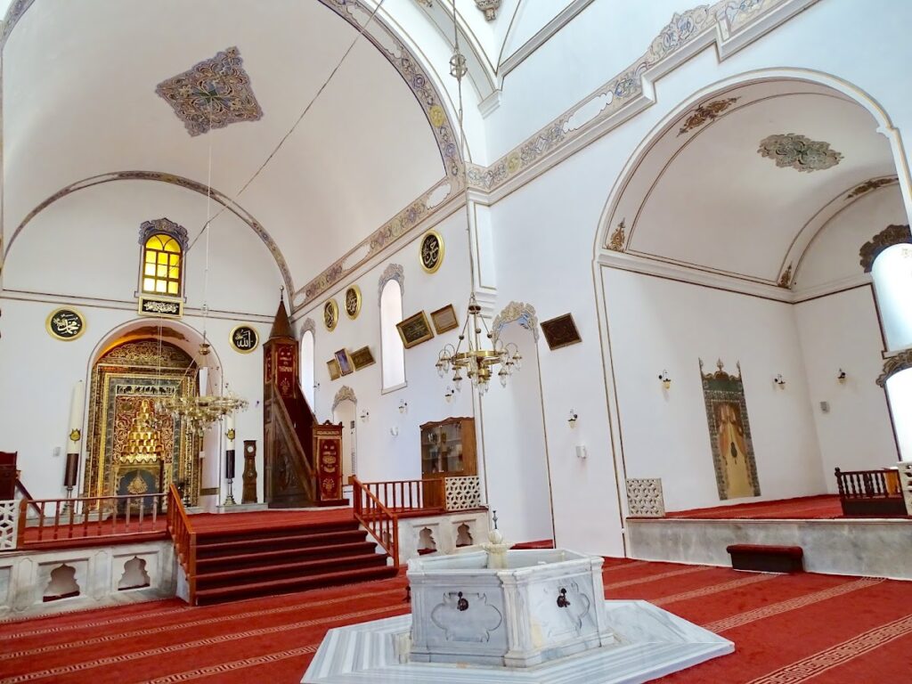 Hüdavendigar Mosque: An Ottoman Mosque and Medrese in Bursa 3 Hüdavendigar Mosque