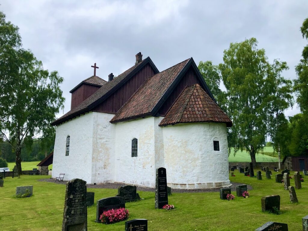 Romnes Church: A Romanesque Parish Church in Norway 1 Romnes Church