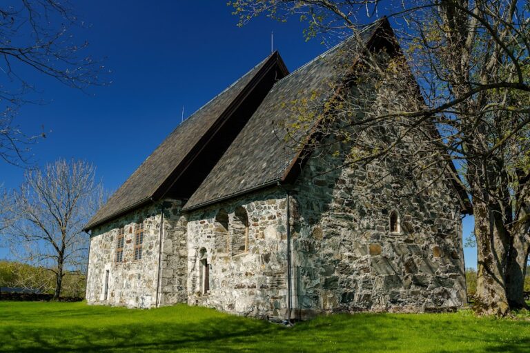 Logtun Church: A Medieval Parish Church in Norway