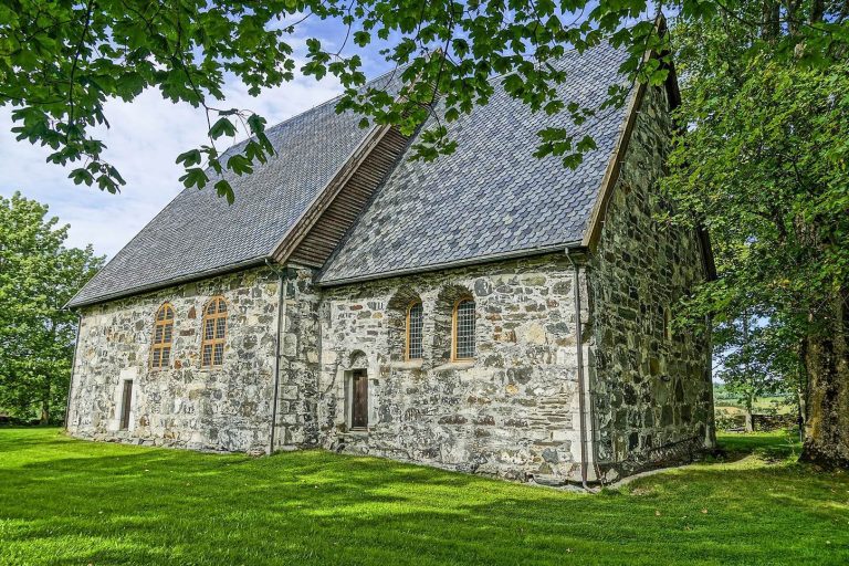 Logtun Church: A Medieval Parish Church in Norway