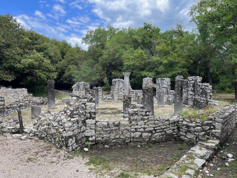 Baptistery of Butrint: A Sixth-Century Christian Baptismal Building in Albania