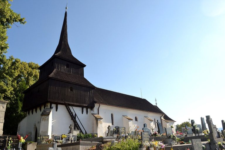 Saint Nicholas Church: A Gothic Parish Church in Slovakia