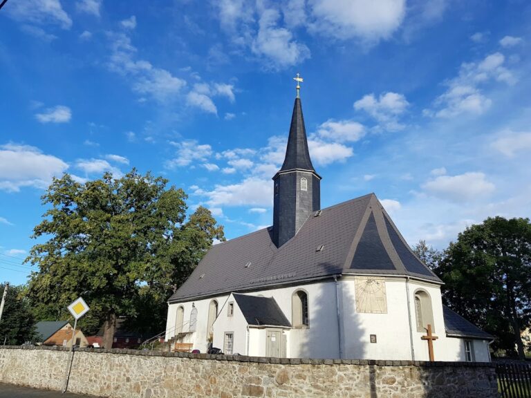 Kirche Höckendorf: A Medieval Protestant Village Church in Germany