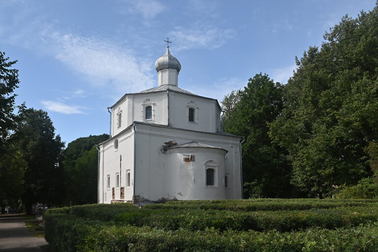 Saint George Church in the Market Place (Veliky Novgorod): A Historic Church on the Trade Side
