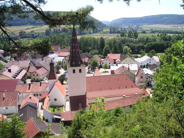 Pfarrkirche Mariä Geburt: A Late-Medieval Fortified Parish Church in Germany