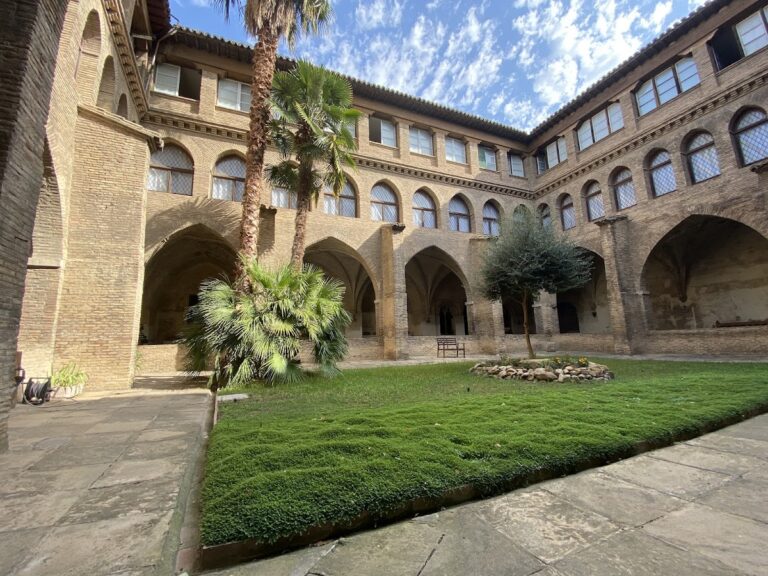 Monastery of Comendadoras Canonesas del Santo Sepulcro: A Mudejar and Gothic Monastic Complex in Zaragoza