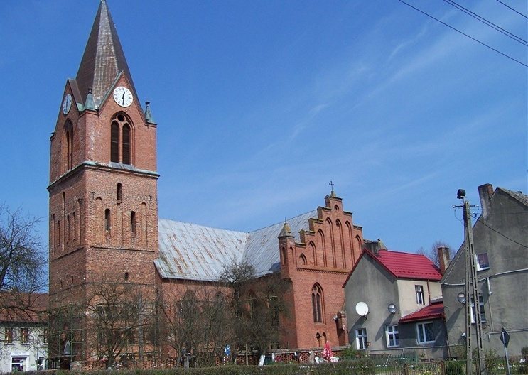 Church of the Assumption in Polanów: A Gothic and Neo-Gothic Parish Church