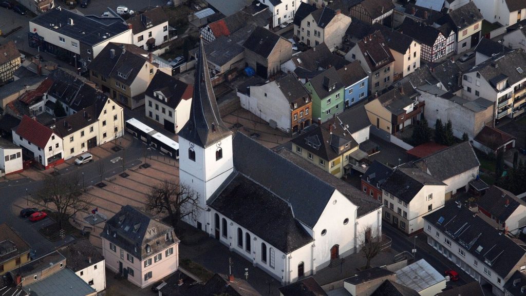 St. Margaretha: Catholic Parish Church of Heimbach-Weis in Germany 1 St. Margaretha