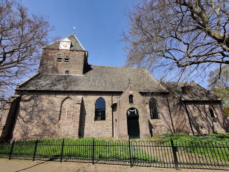 Sint-Victorkerk, Batenburg: A Historic Collegiate Church in the Netherlands