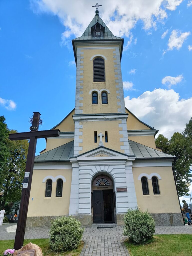 Saint James Church in Simoradz: A Gothic Parish Church in Poland