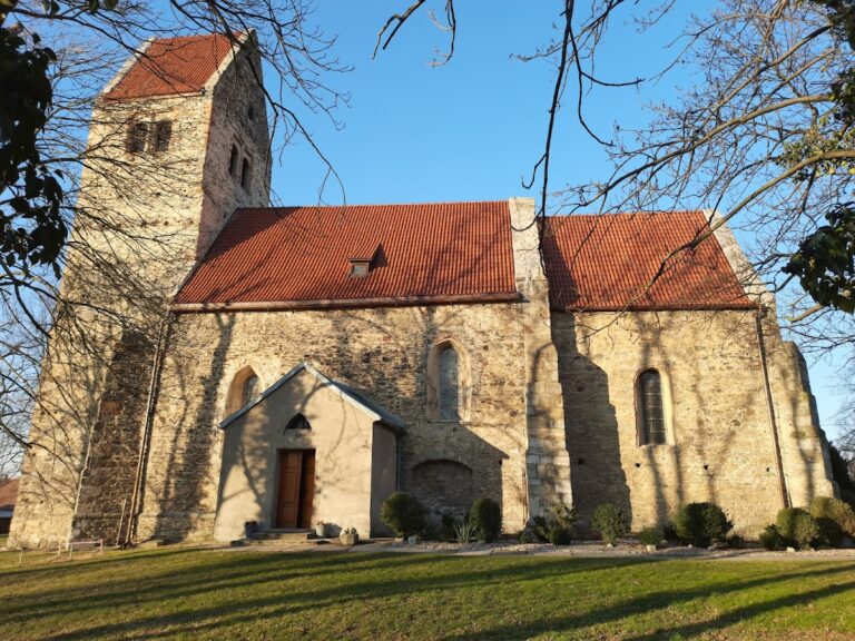 Saint Stanislaus Church in Stary Zamek: A Late-Romanesque Parish Church