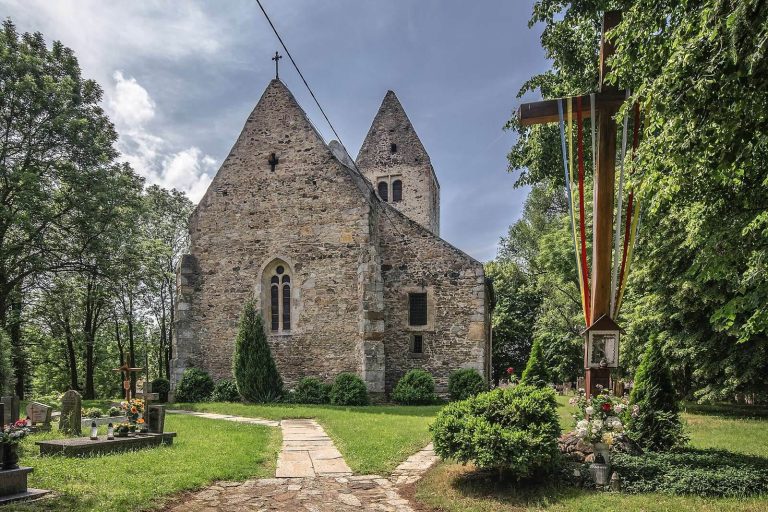 Saint Stanislaus Church in Stary Zamek: A Late-Romanesque Parish Church