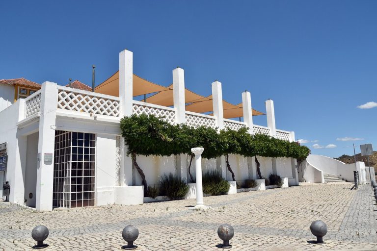 Basílica Paleocristã de Mértola: An Early Christian Basilica and Necropolis in Portugal