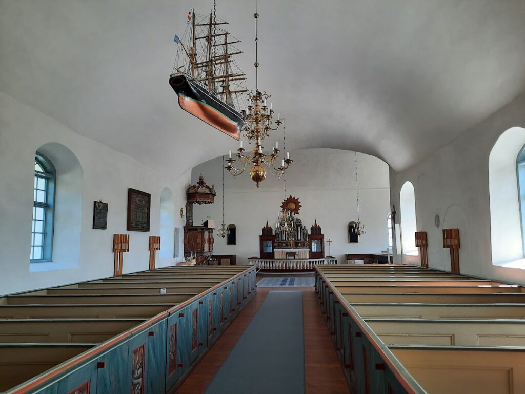 Fårö Church: A Medieval Lutheran Church in Sweden 2 Fårö Church