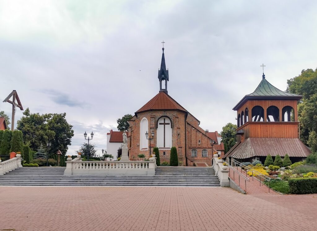Saint Nicholas Church in Grójec: A Gothic Parish Church in Poland 1 Saint Nicholas church in Grójec