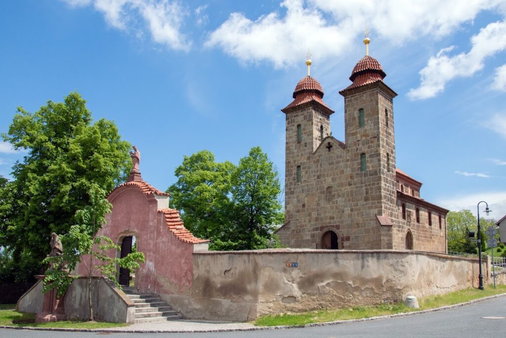Basilica of the Assumption in Tismice: A Romanesque Filial Church in Czechia 1 Basilica of the Assumption in Tismice