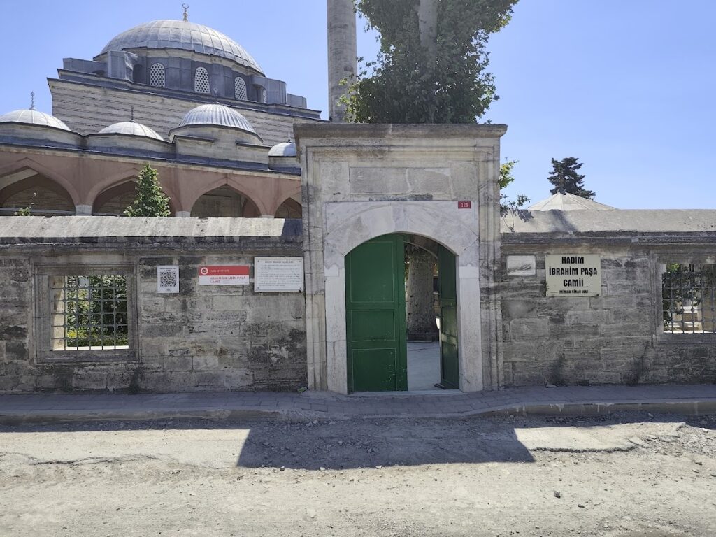 Hadim Ibrahim Pasha Mosque: A Sixteenth-Century Ottoman Mosque in Istanbul 3 Hadim Ibrahim Pasha Mosque