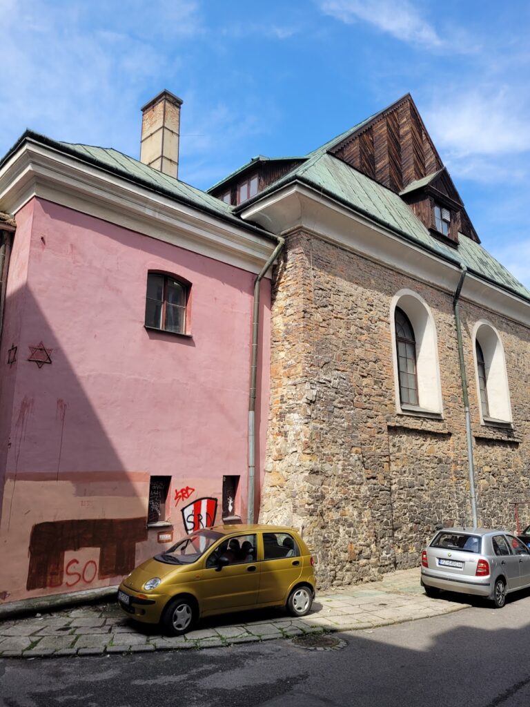 Old Town Synagogue in Rzeszów: A Renaissance Jewish Synagogue and Archive 2 Old Town Synagogue in Rzeszów