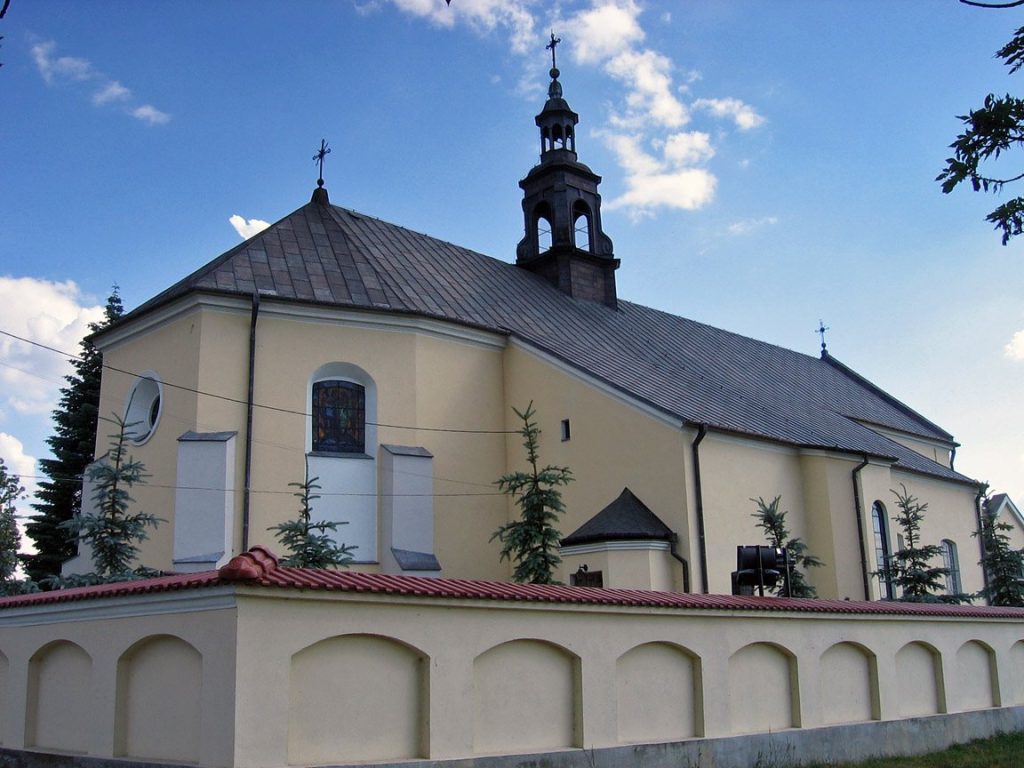 Church of the Visitation in Ostrołęka: A Historic Roman Catholic Parish Church 3 Church of the Visitation in Ostrołęka