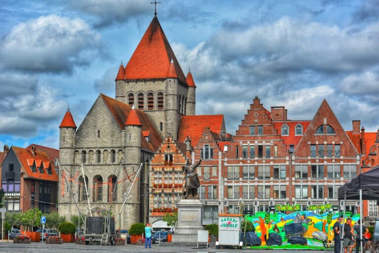 Church of Saint Quentin: A Romanesque Parish Church in Tournai, Belgium