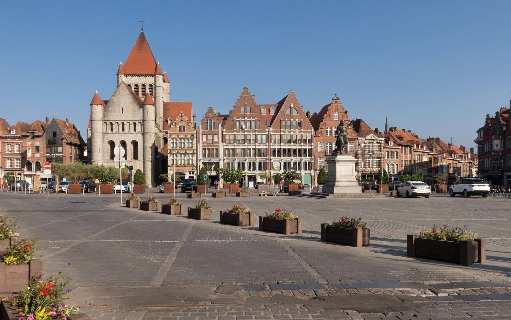 Church of Saint Quentin: A Romanesque Parish Church in Tournai, Belgium 3 Church of Saint Quentin