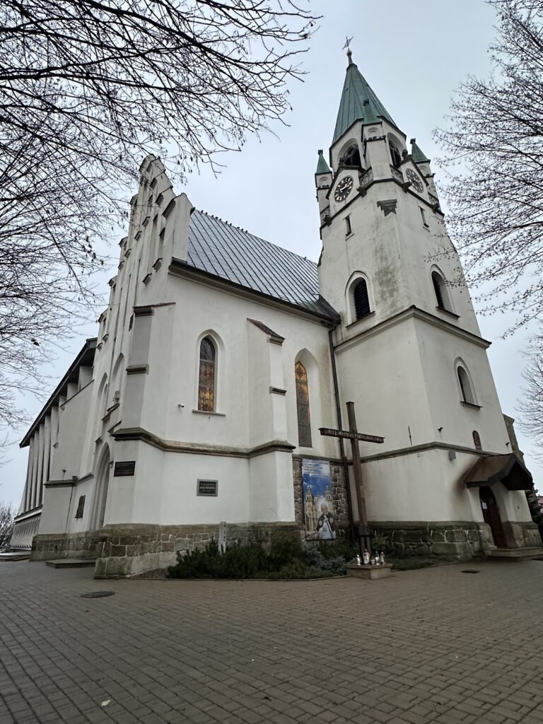Saint James Church in Brzesko: A Gothic Parish Church in Poland 2 Saint James church in Brzesko