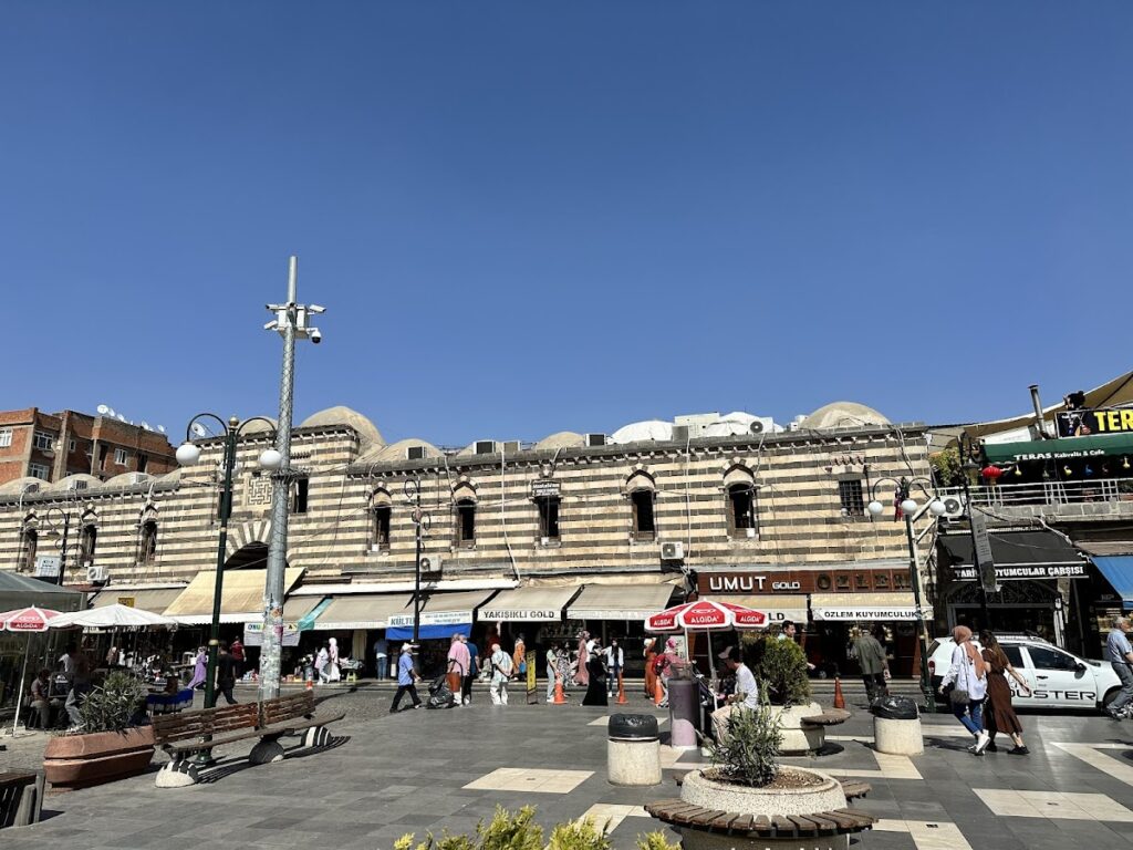 Hasan Paşa Hanı: An Ottoman Caravanserai and Commercial Complex in Diyarbakır 2 Hasan Paşa Hanı